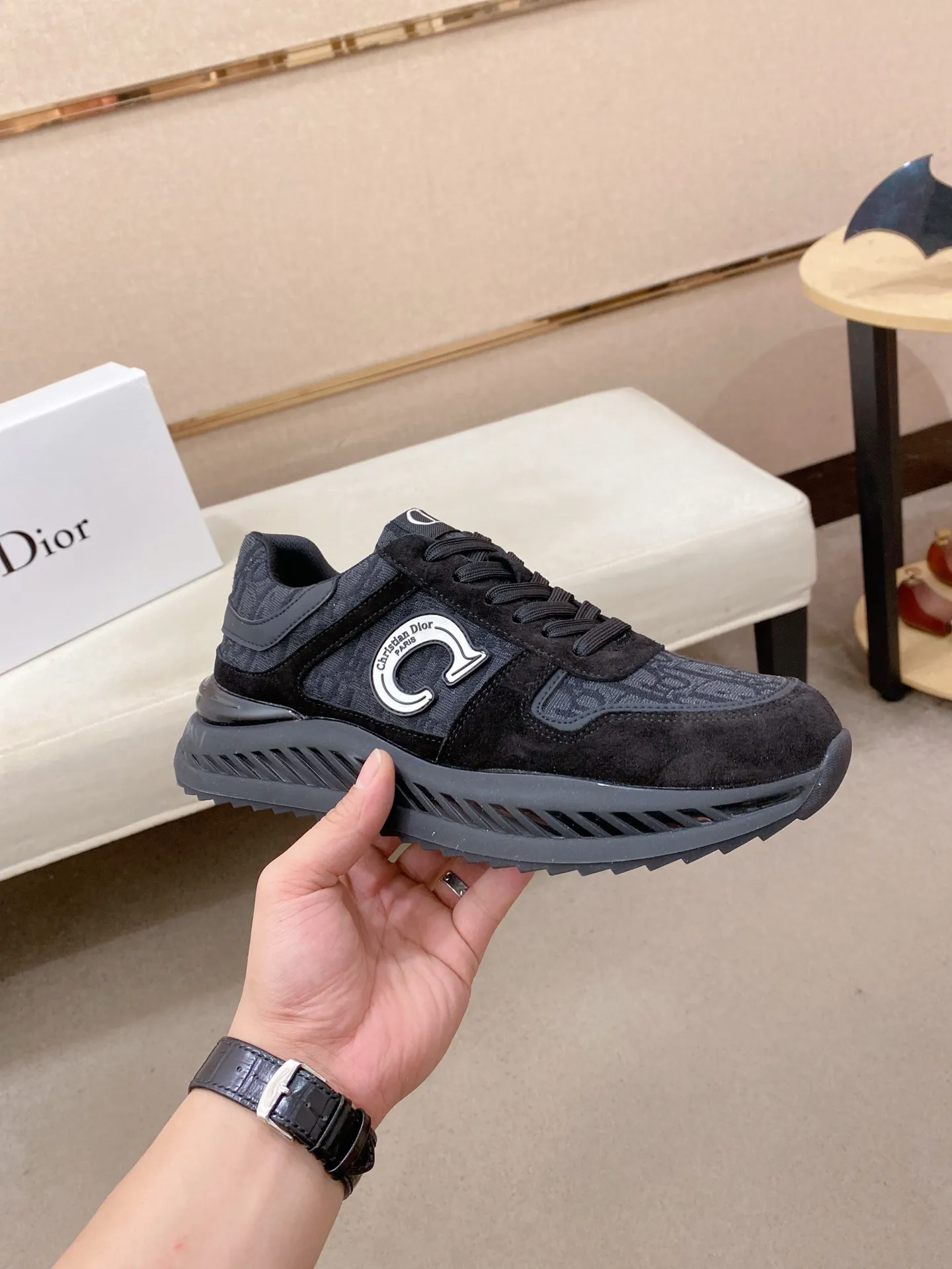 Men's shoes💰 462💰🇮🇹🇮🇹Dior d The new model is on sale at the same time at the counter. The upper 🇮🇹 is imported Italian first-layer cowhide, and the lining is fully imported sheepskin 💪💪. It is a complete 1⃣️ to 1⃣️ replica 🇮🇹💪💪, ⚠ Sole: The original sole is specially provided by the original factory. The exclusive movable molded sole is super comfortable. ⚠Original factory single goods, 🔍🔍high quality, you can enter and leave the counter at will, welcome to compare⚠. Code number:38-44